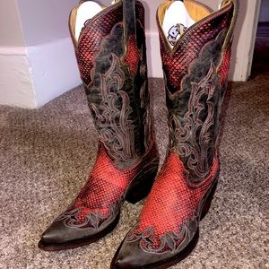 Women’s size 7 leather cowboy boots Excellent